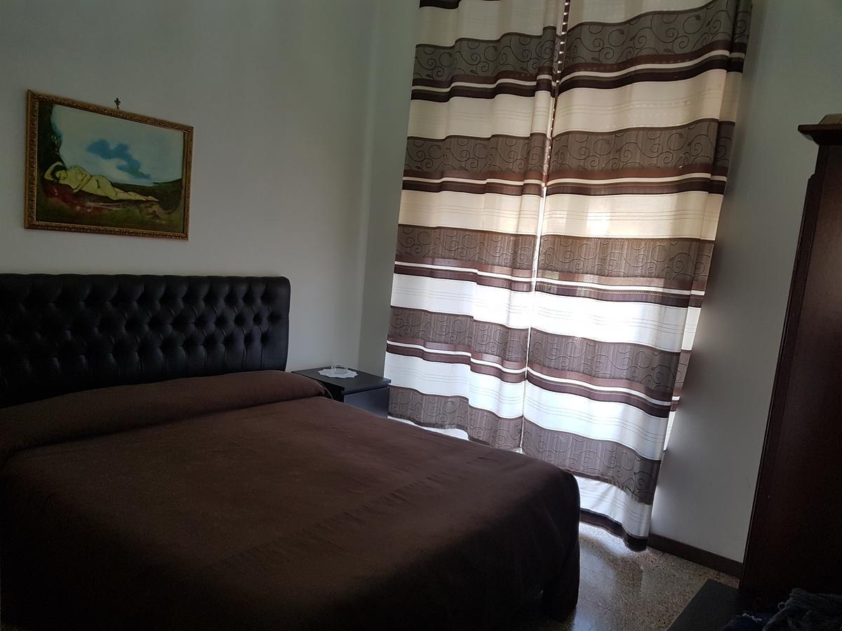 Crispi Rooms Catania Exterior photo