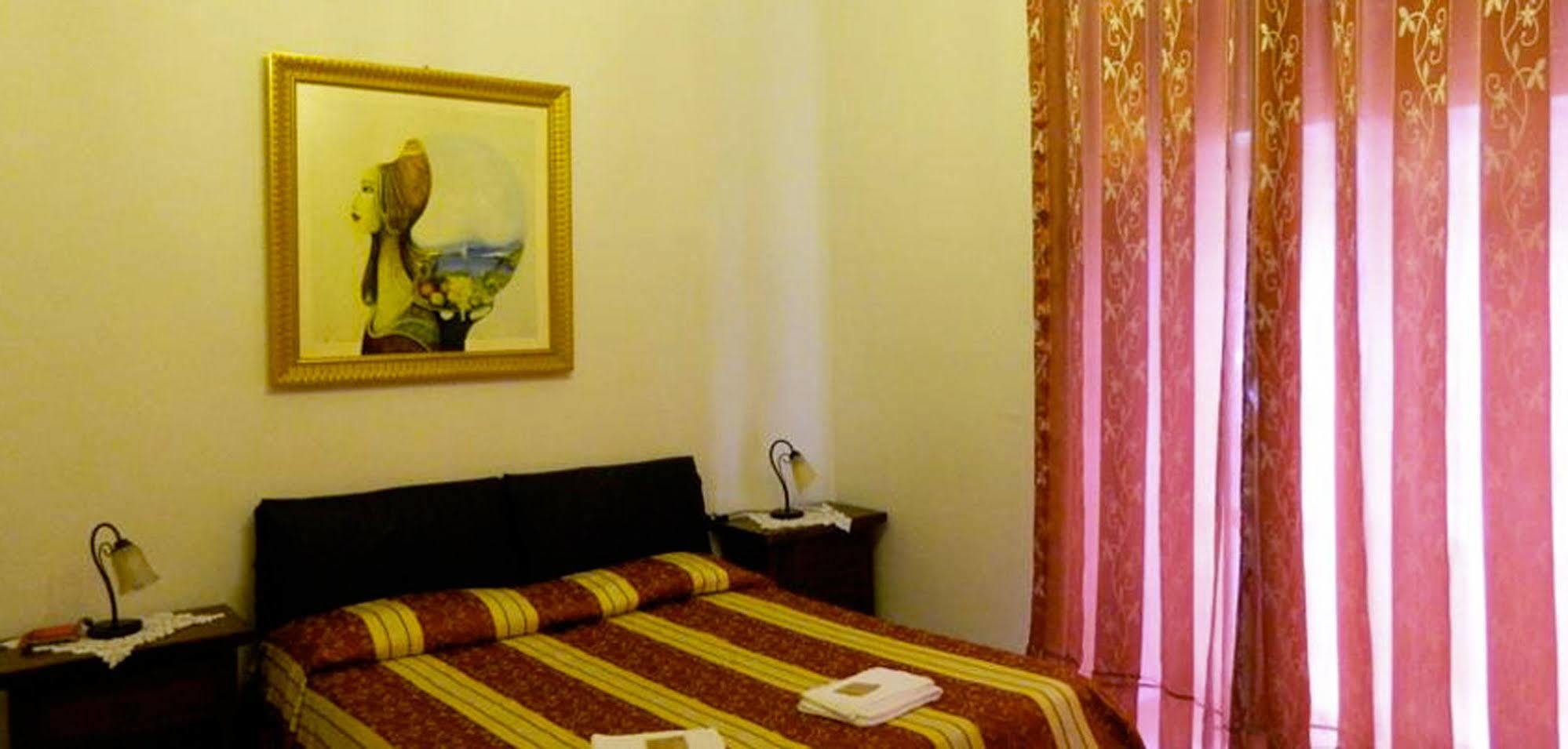 Crispi Rooms Catania Exterior photo