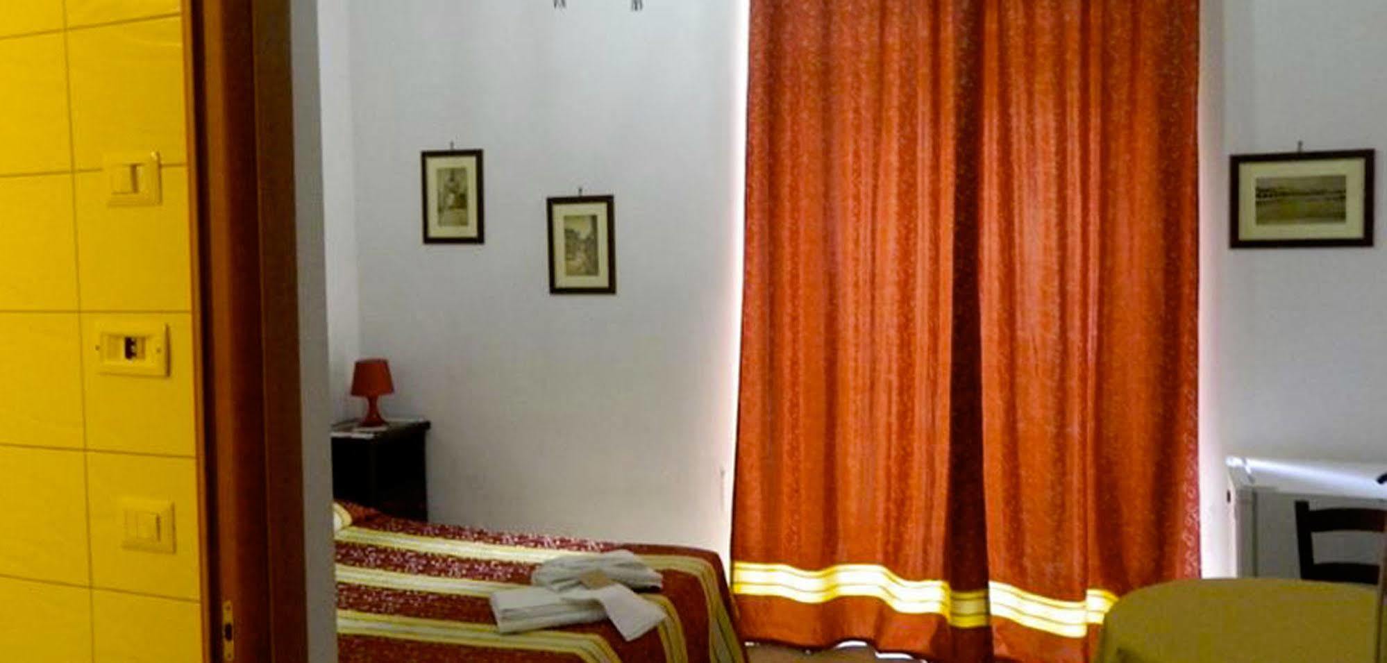 Crispi Rooms Catania Exterior photo